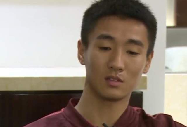 gay偷拍男浴室spy裸体男生