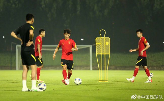 经理请客夜总会